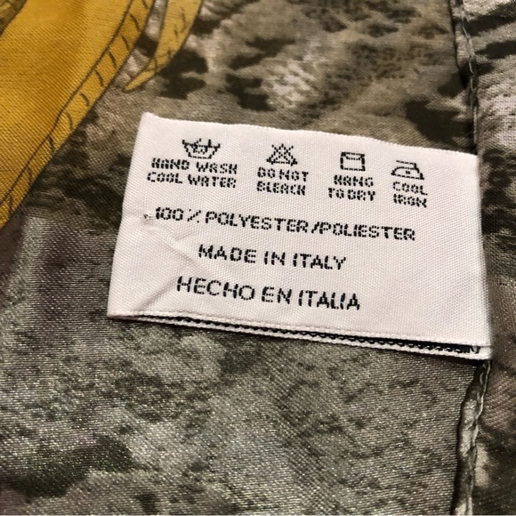 Symphony Scarfs Made in Italy Cobra Snakeskin Scarf - Picture 4 of 6